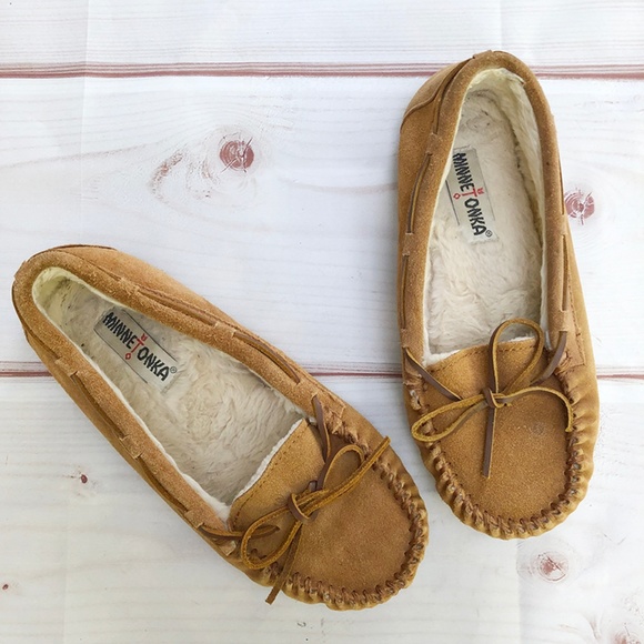 minnetonka cally moccasins